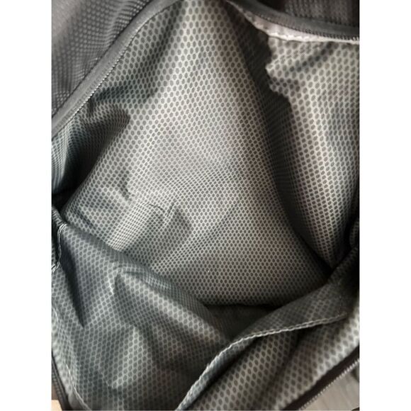 Tumi T-Tech Men's Black Nylon Expandable CarryOn  Bag #5540D - Picture 9 of 11